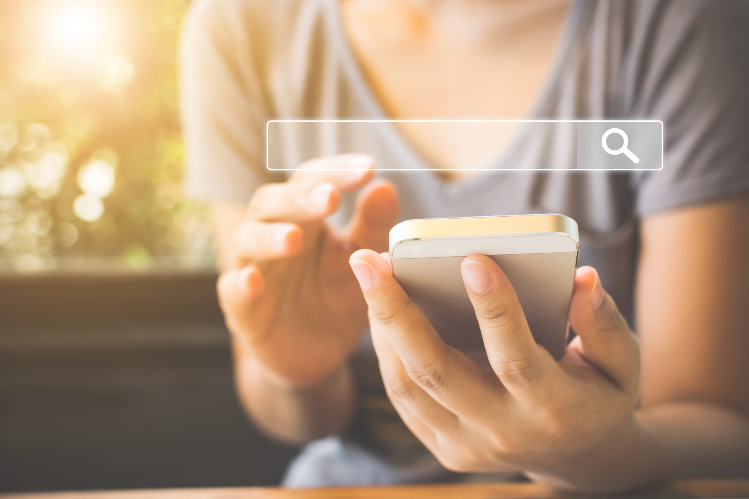 Should SEO & Content Marketers Play to the Social Network "Stay-On-Our-Site" Algorithms?